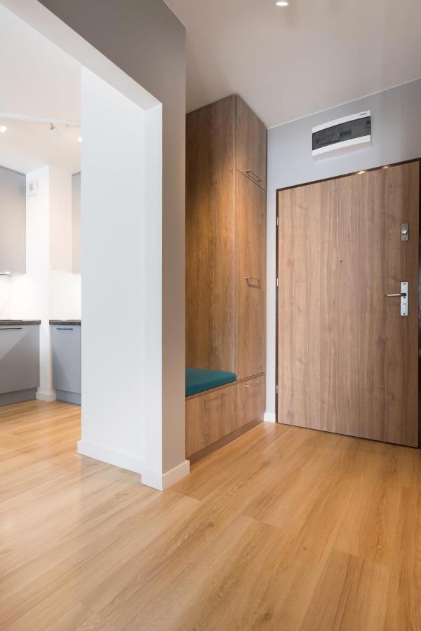 بوزنان H2 Apartment- Gasiorowskich 4 - Parking Podziemny - Self Check In 24H - Mtp Targi - Pkp - Sklep Netto W Budynku المظهر الخارجي الصورة